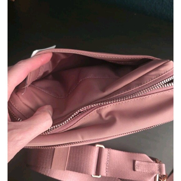 Lululemon Everywhere Crossbody 3L Metal Hardware Bag for Women - Picture 9 of 10